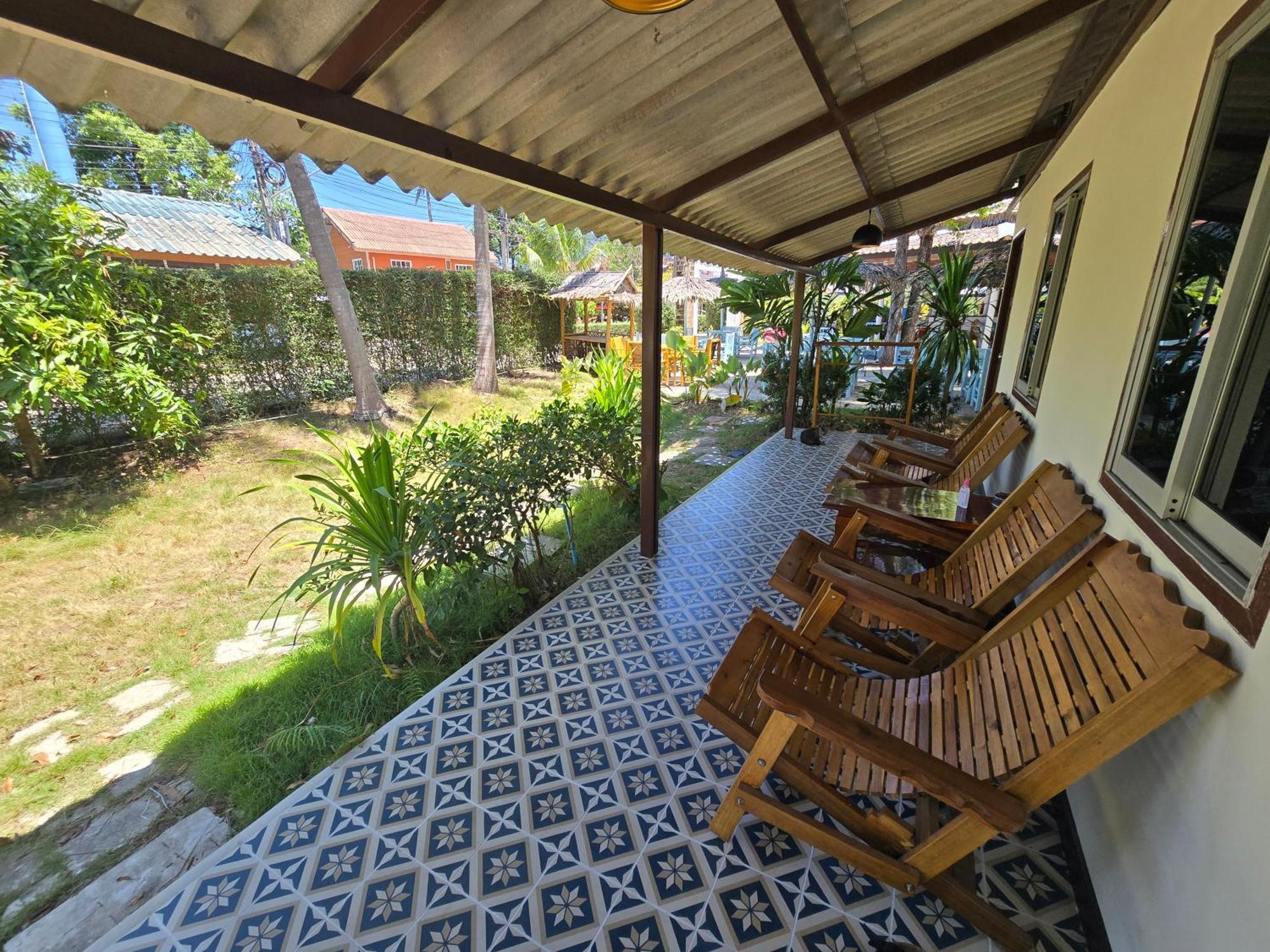 The Blue Gecko Ko Lanta